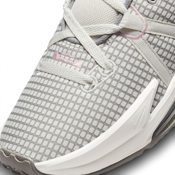 Nike Lebron Witness IIV. Brand New. Womens Size: 12 and 13.5. - Picture 5 of 8